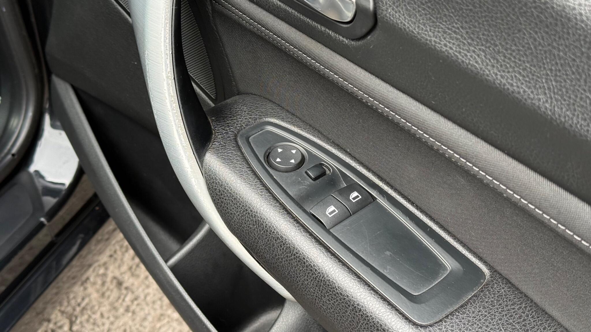 BMW 2 Series view 29