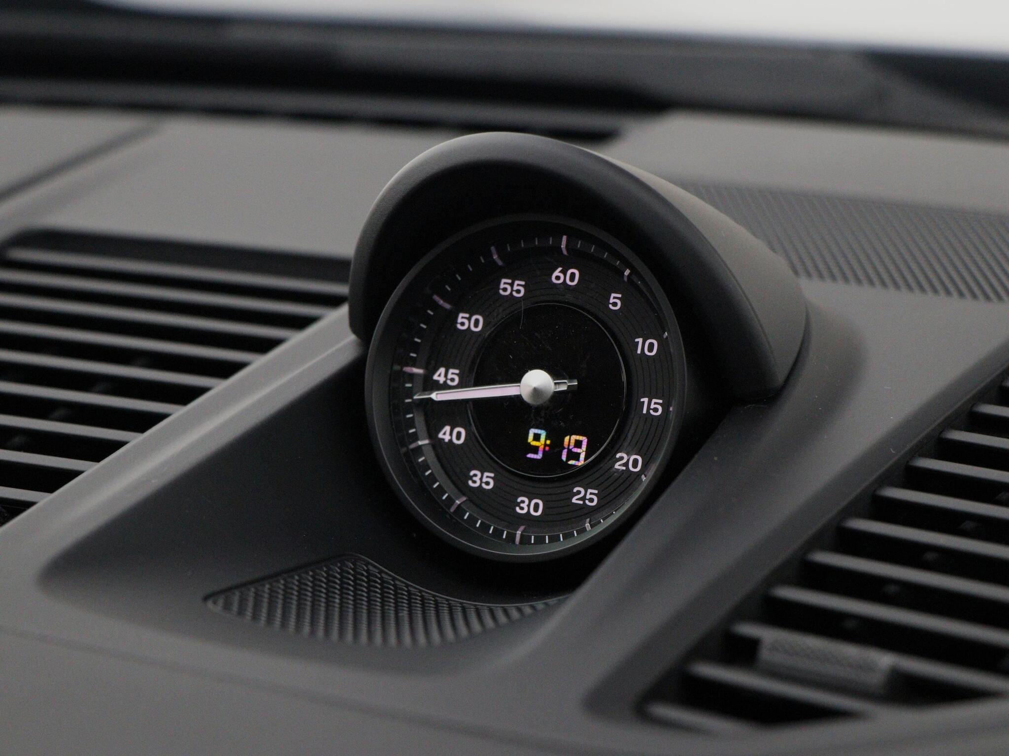 Porsche 911 view 41