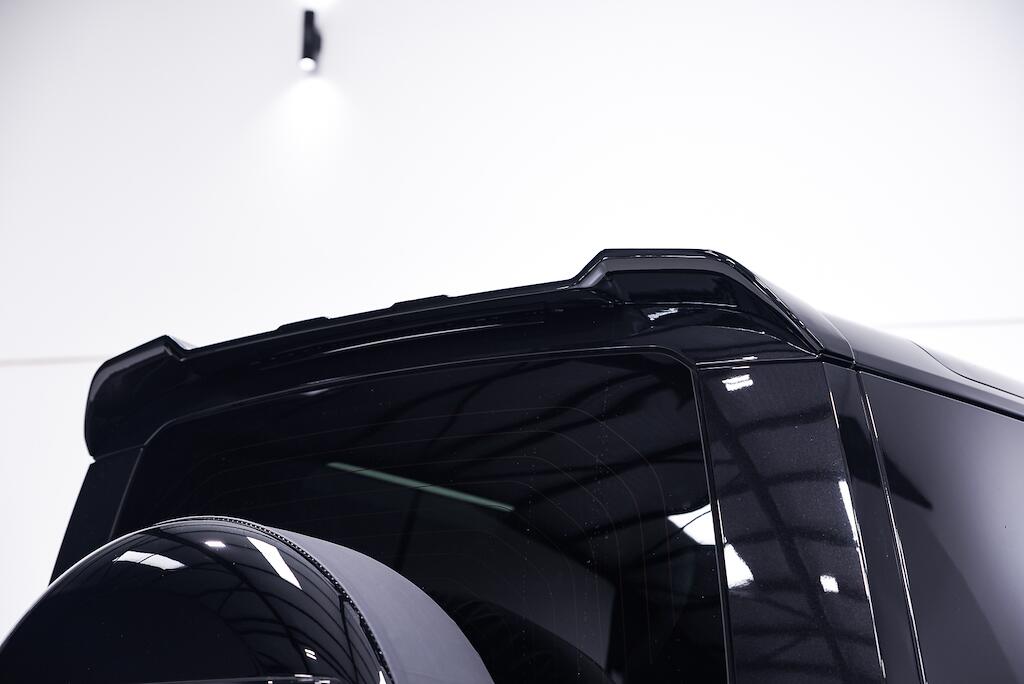 Land Rover Defender view 13