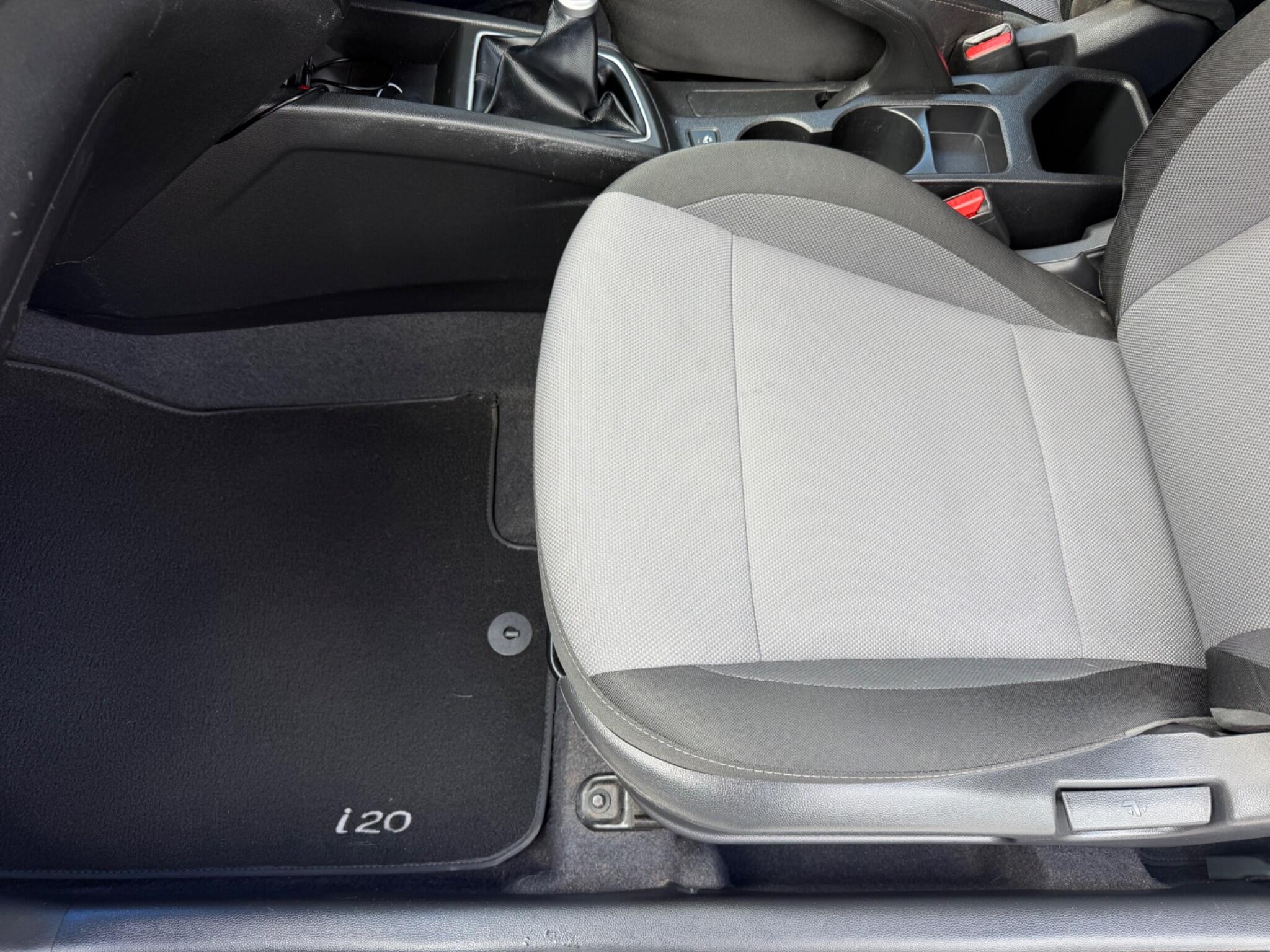 Hyundai I20 view 18