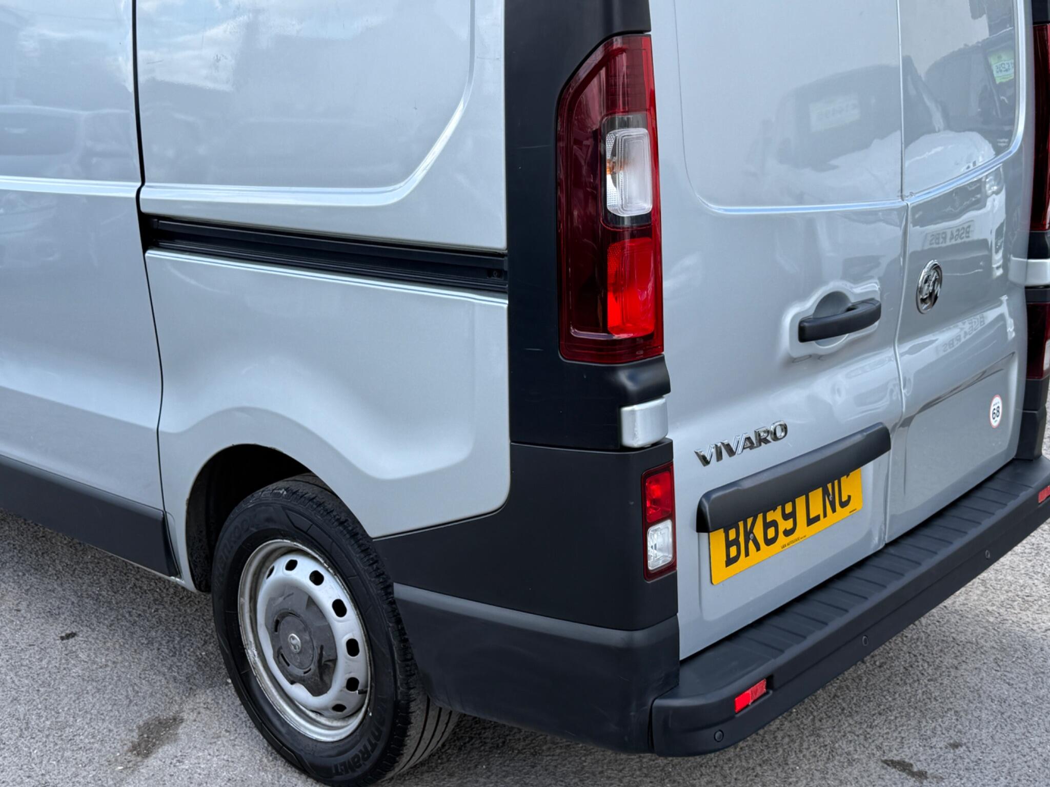 Vauxhall Vivaro - Image 26