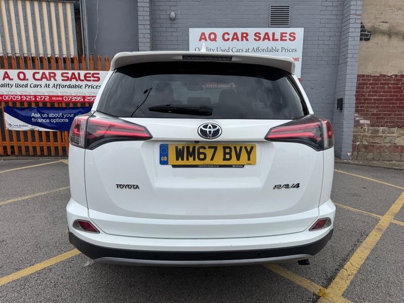 Toyota Rav4 view 6