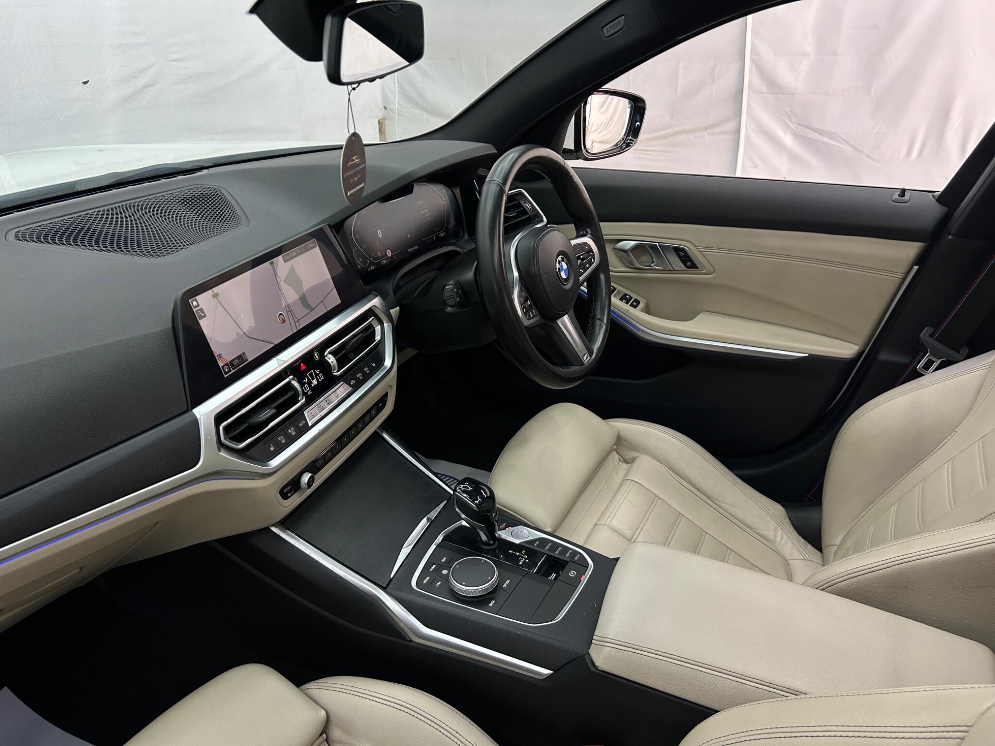 BMW 3 Series view 14