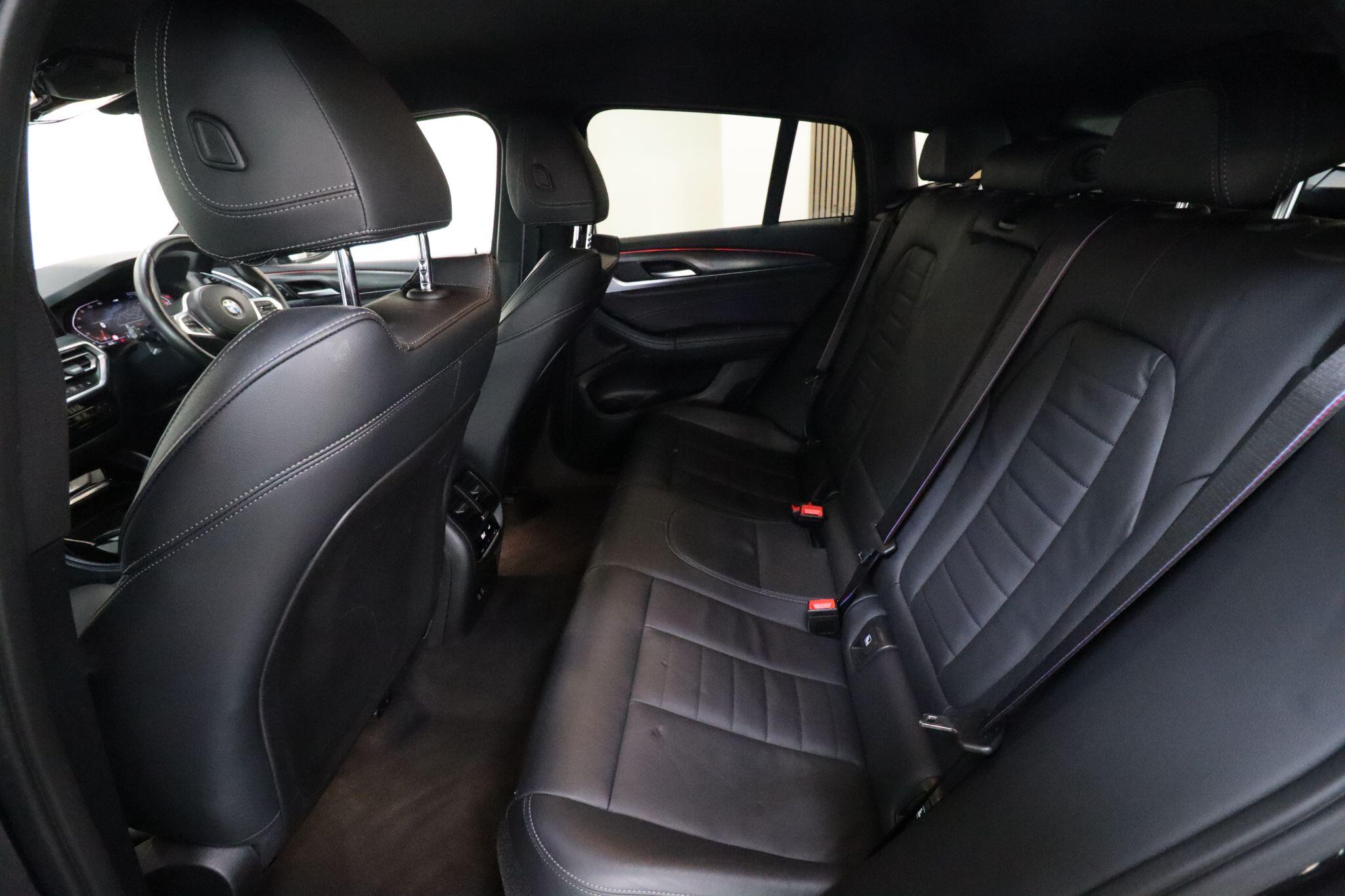 BMW X4 view 13