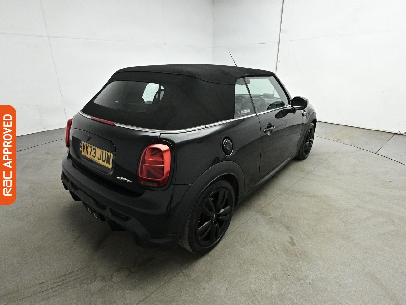 Mini Convertible view 22