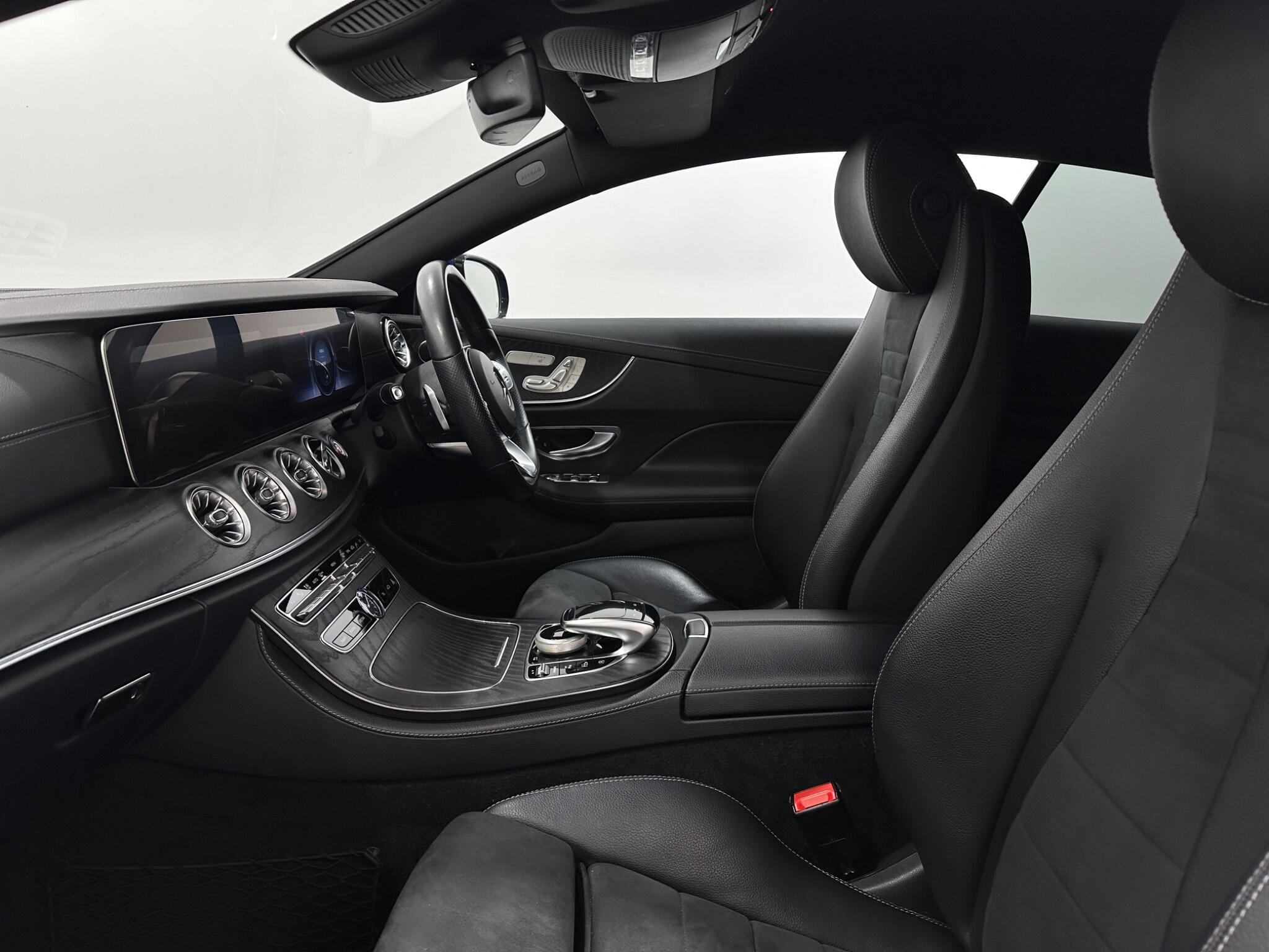 Mercedes-Benz E-Class view 36