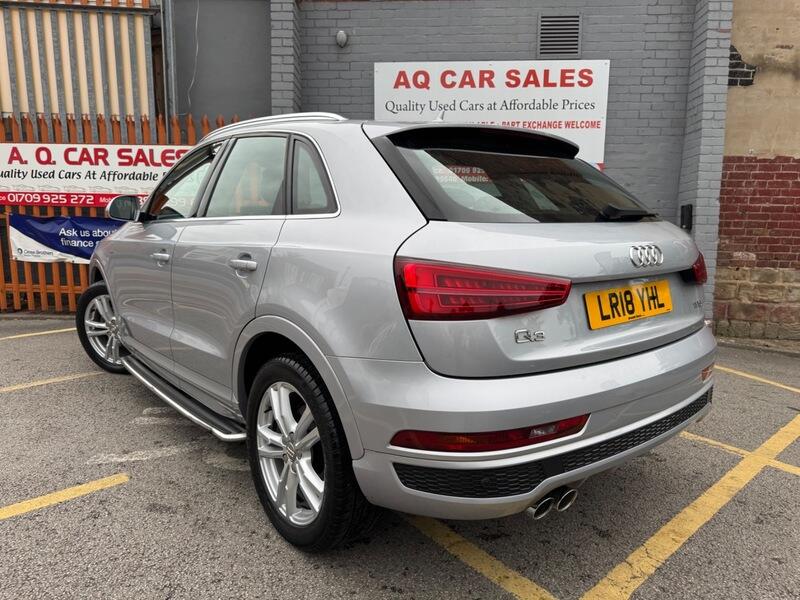 Audi Q3 view 5
