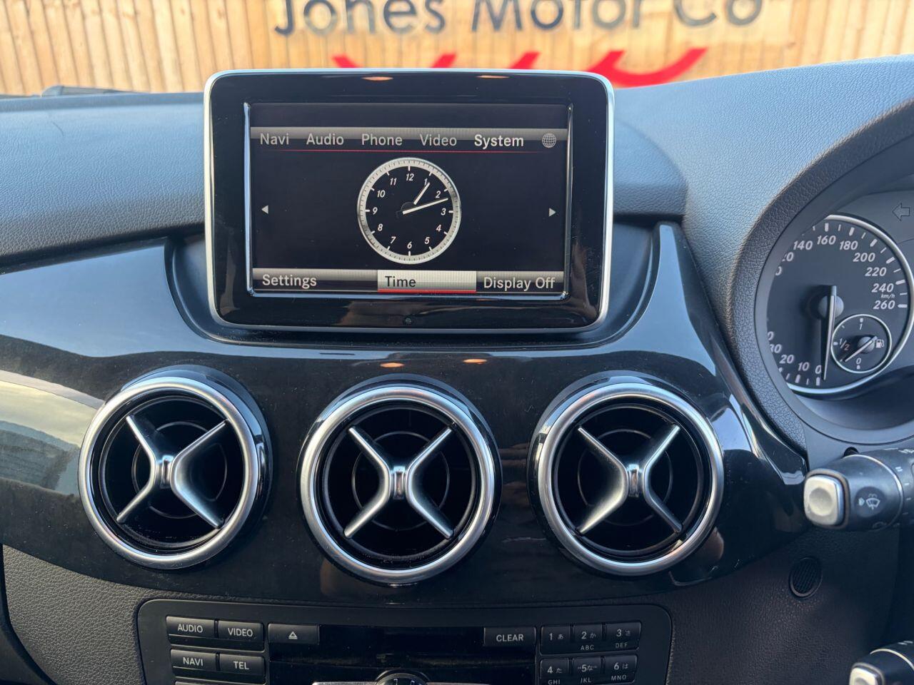 Mercedes-Benz B-Class view 24