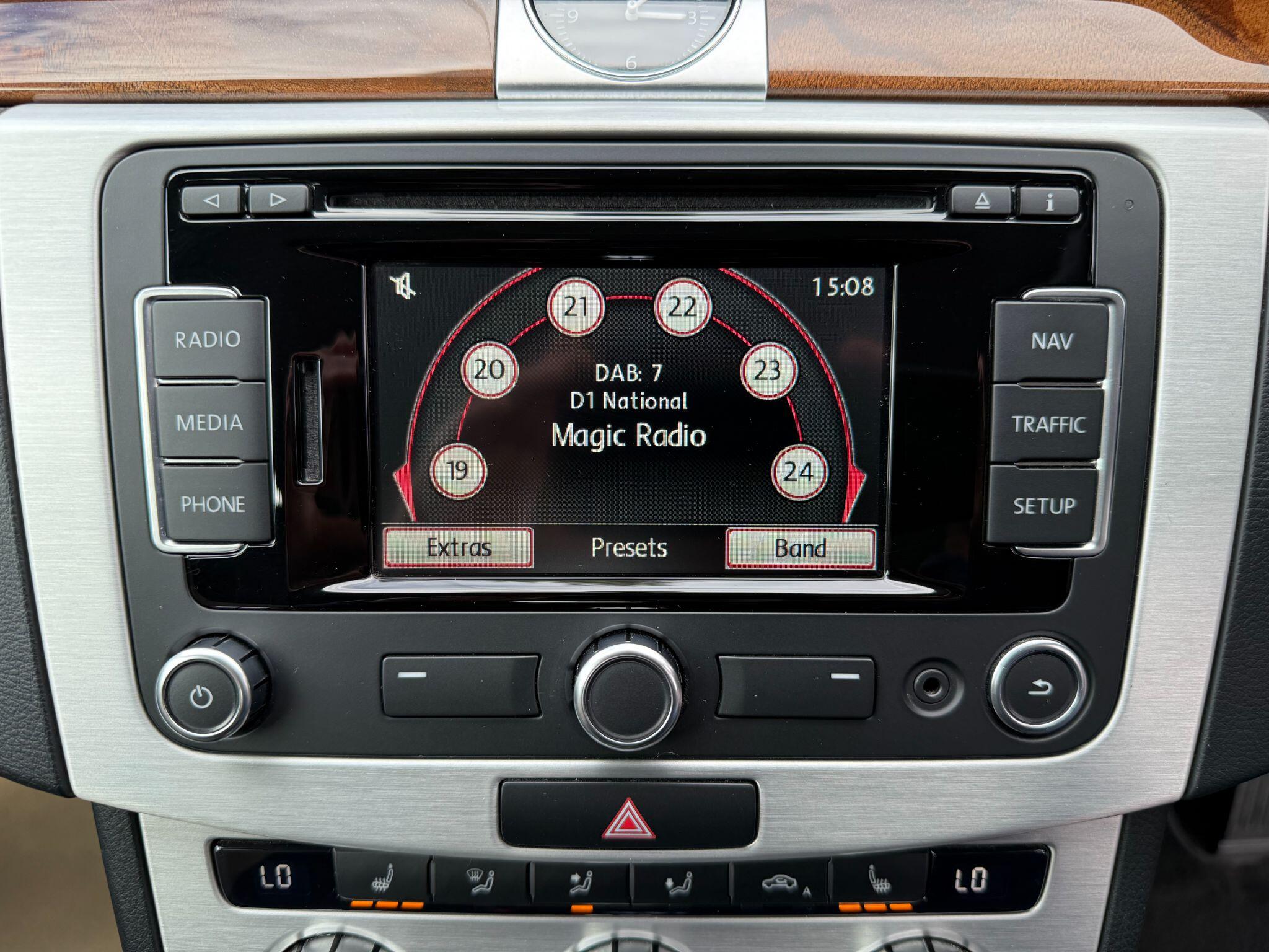 Volkswagen Passat view 29