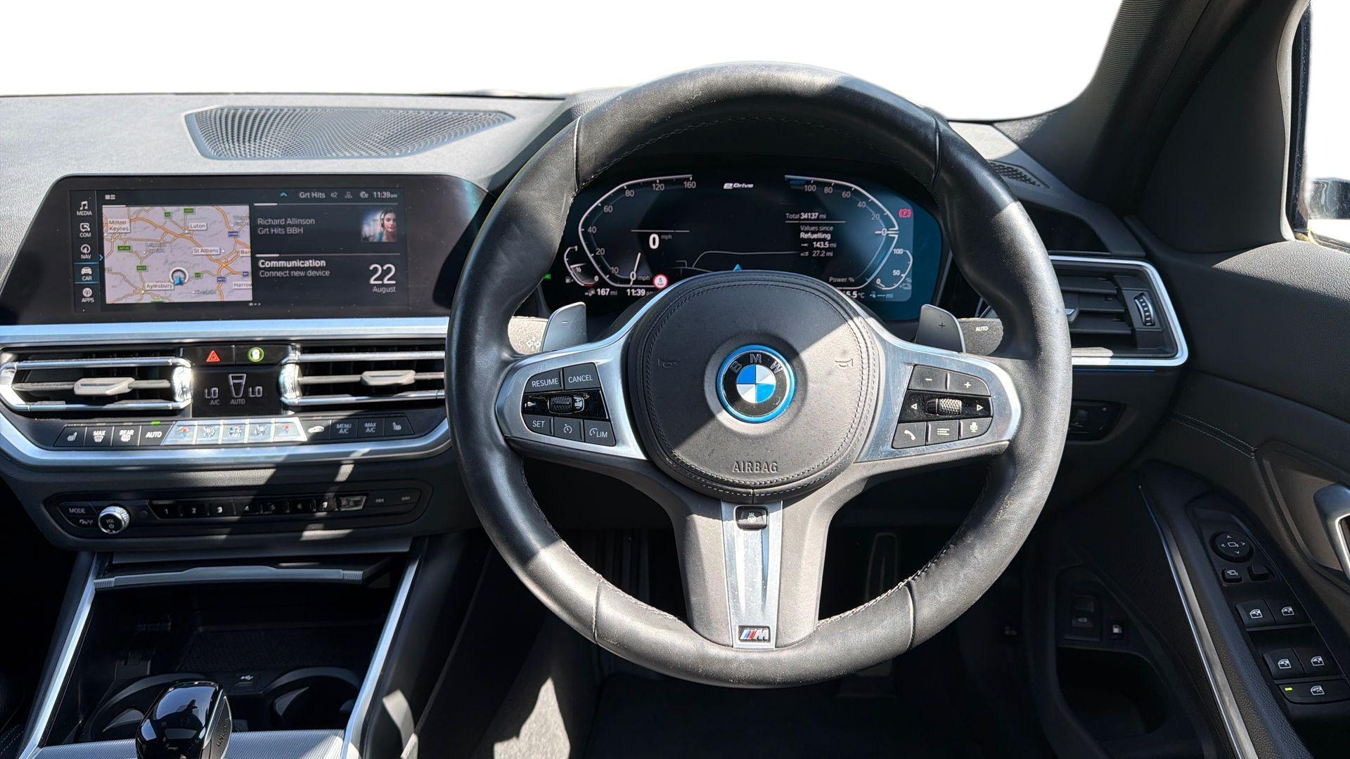 BMW 3 Series view 5