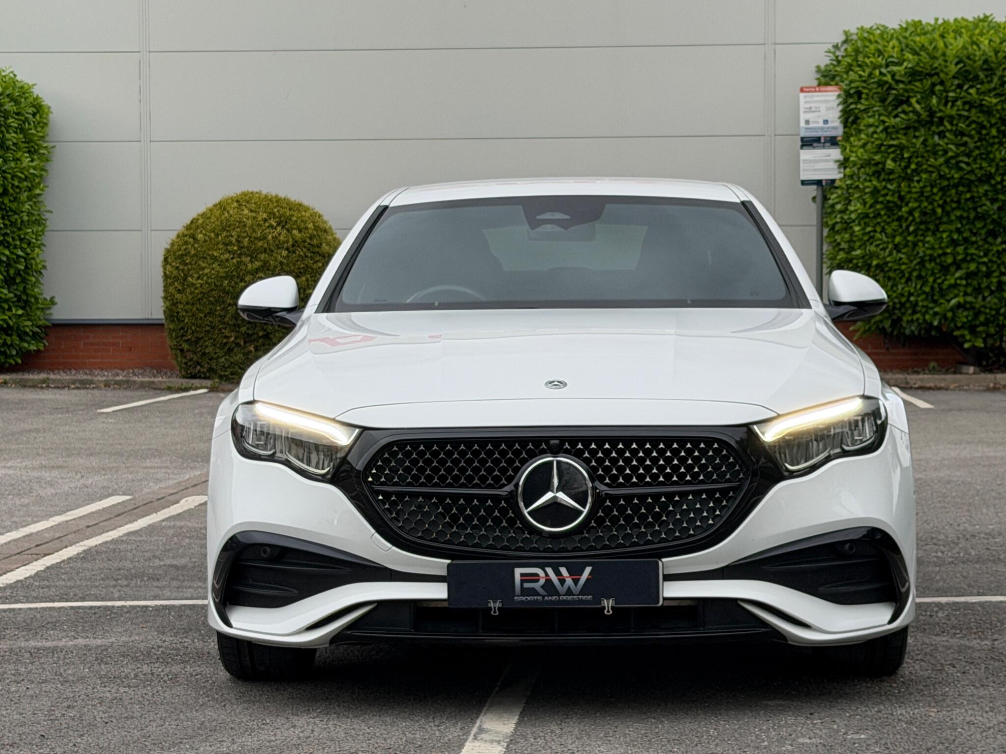 Mercedes-Benz E Class view 10