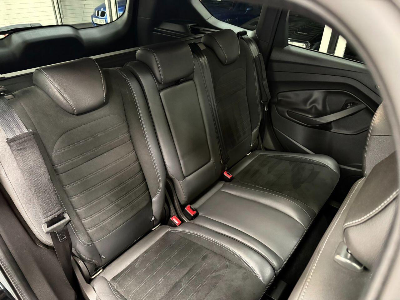 Ford Kuga view 25