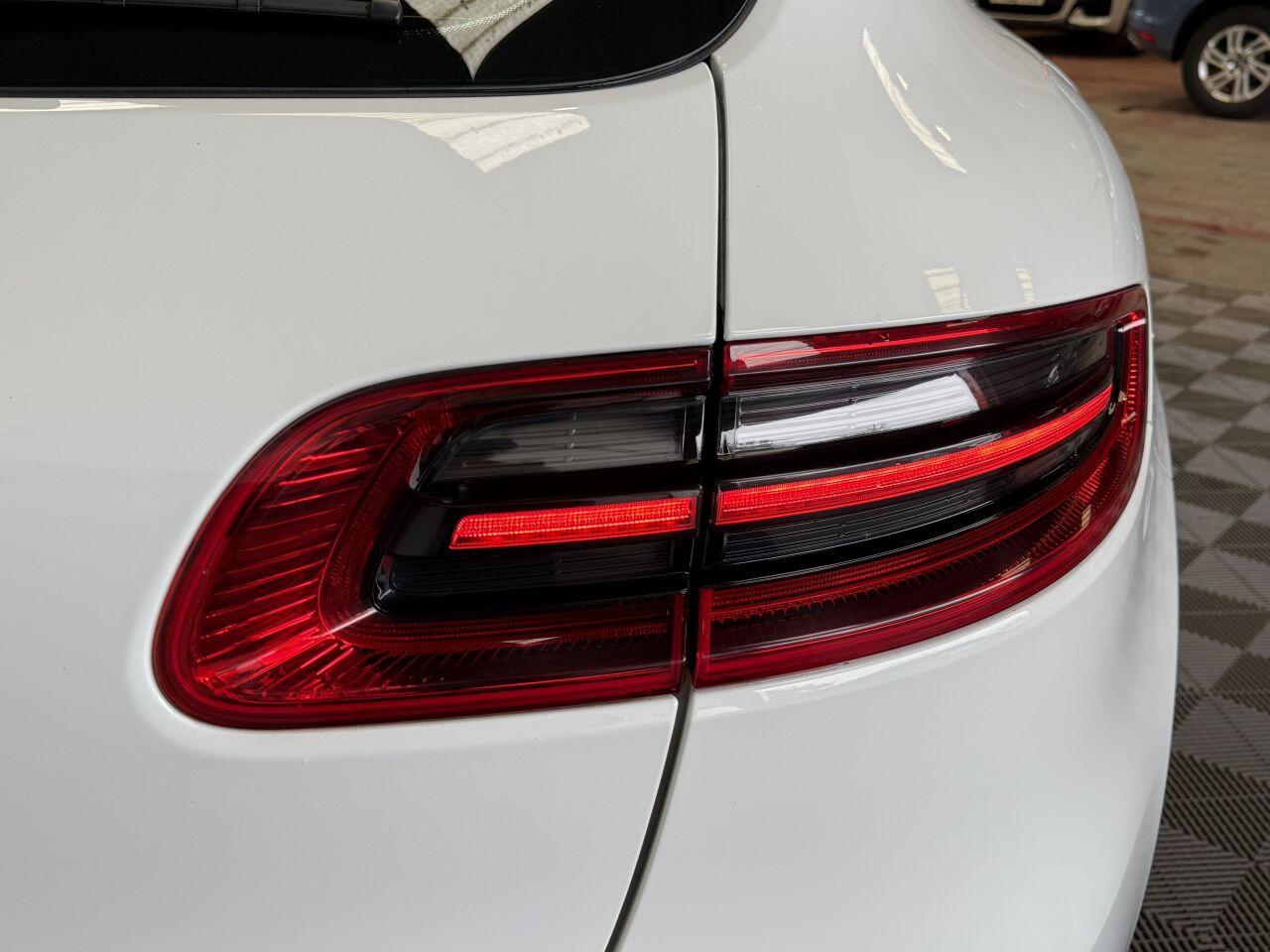 Porsche Macan view 29