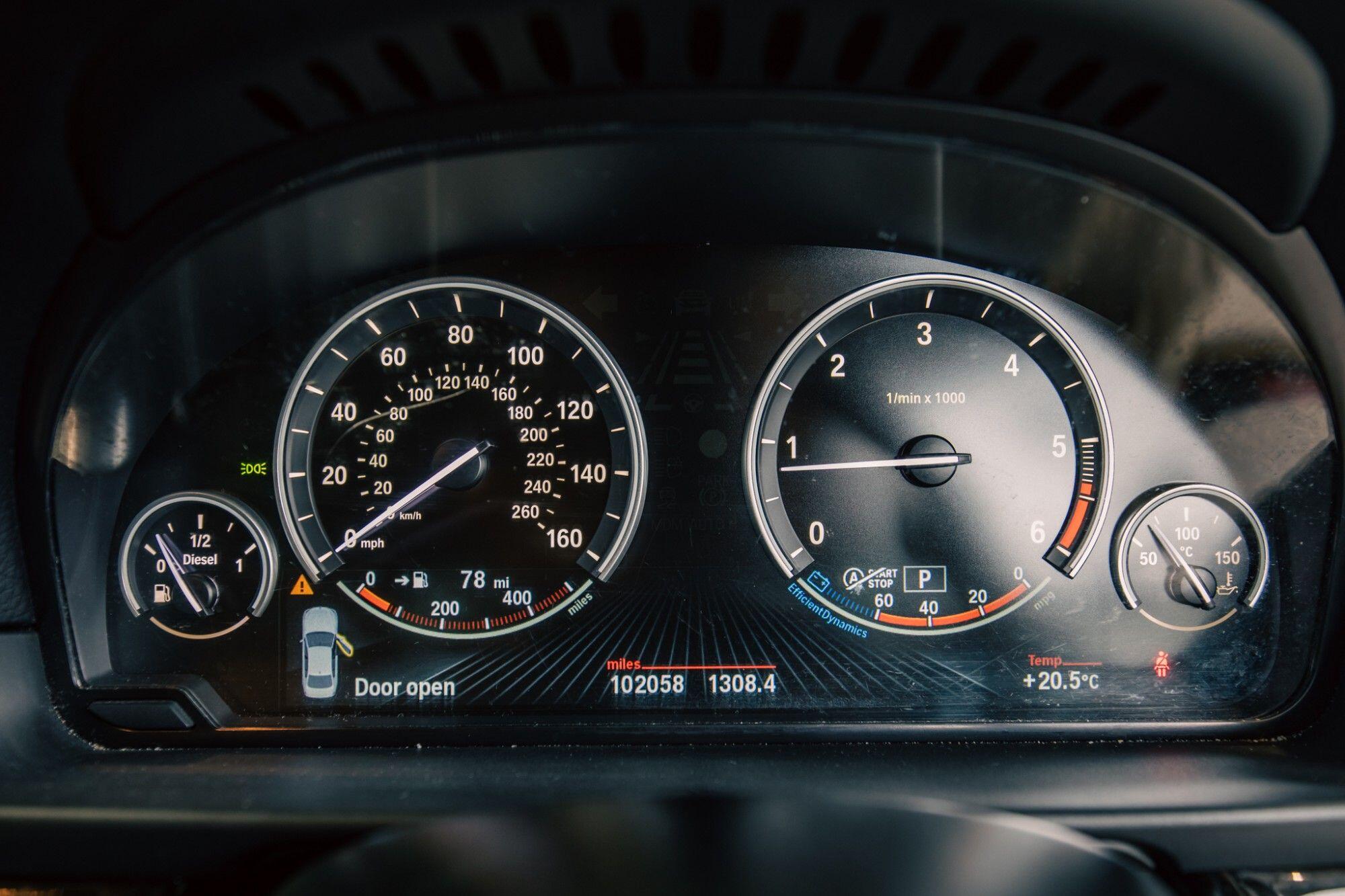 BMW 5 Series view 20