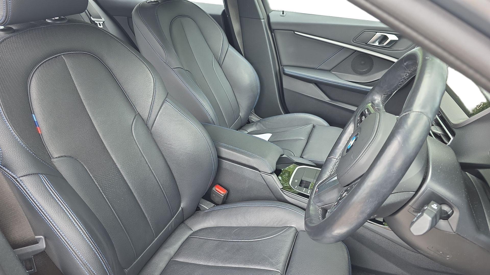 BMW 1 Series view 11
