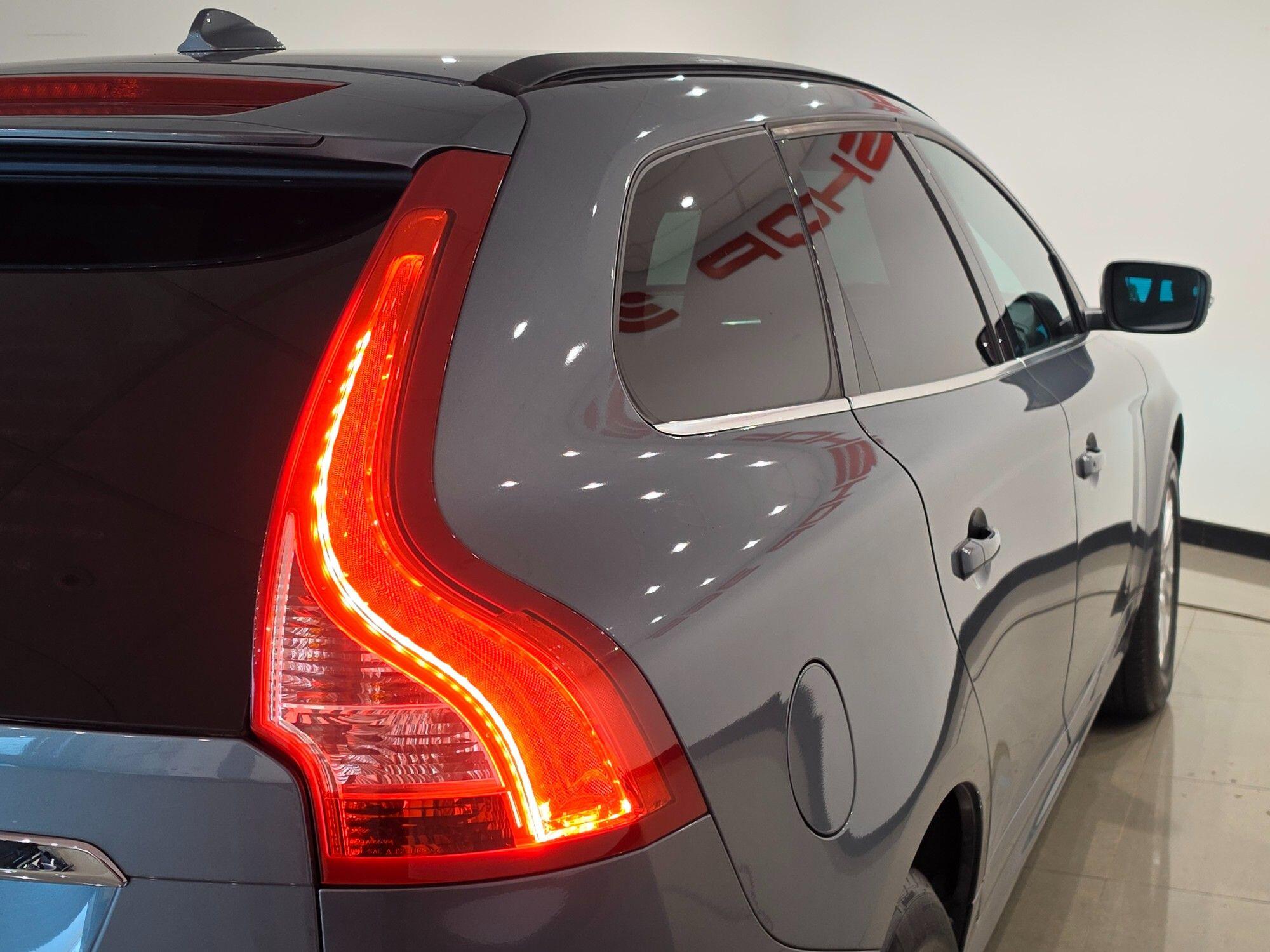 Volvo XC60 view 18