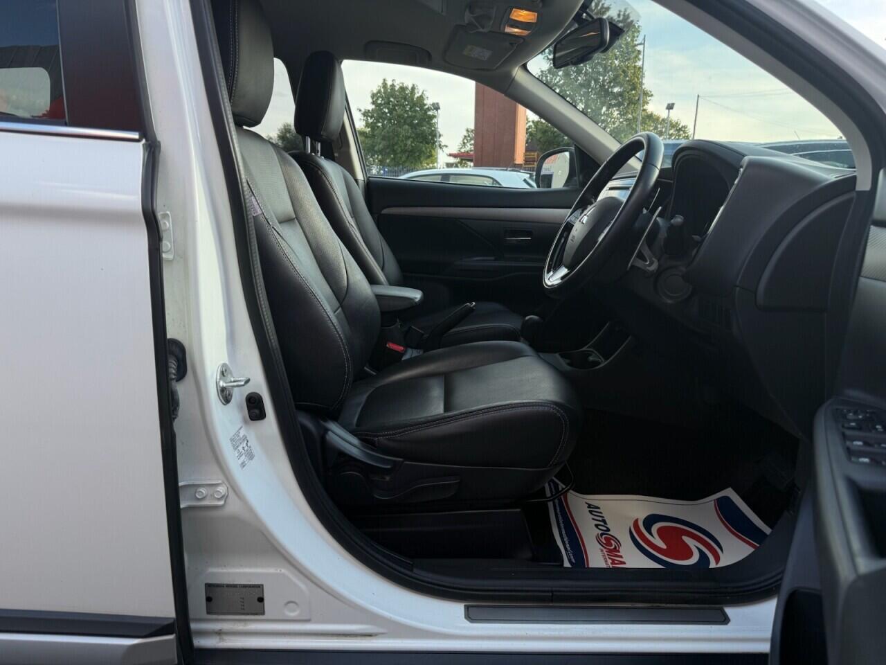 Mitsubishi Outlander view 40