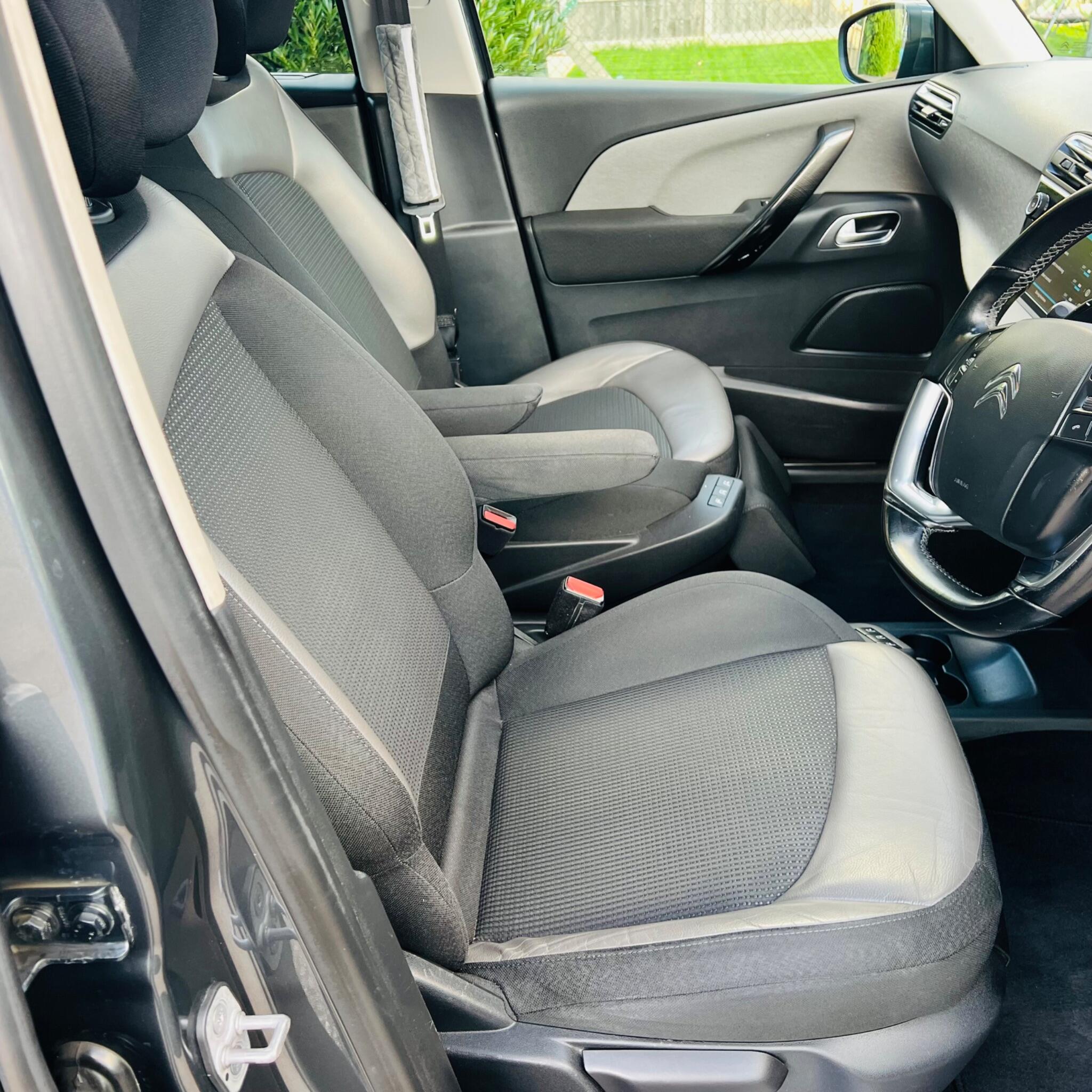 Citroen Grand C4 Picasso view 13