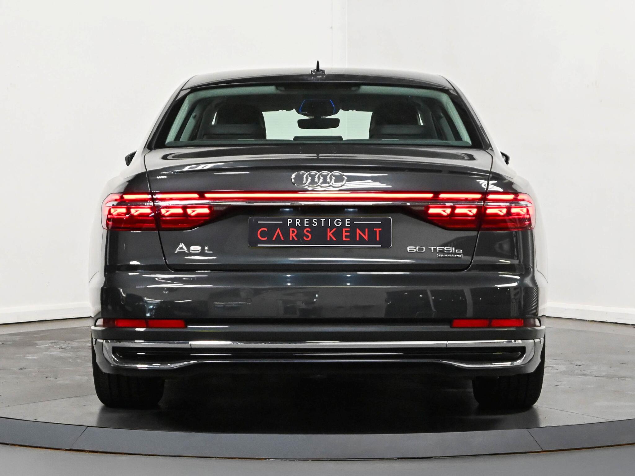 Audi A8 view 27