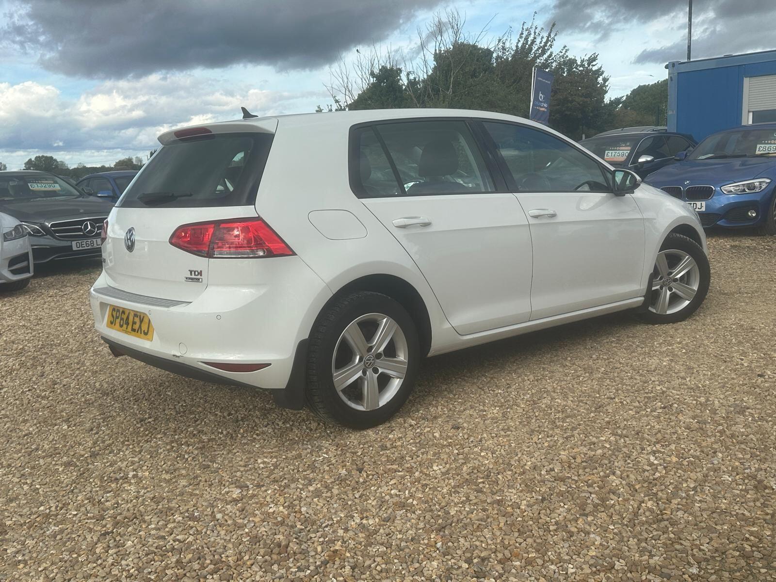 Volkswagen Golf view 3