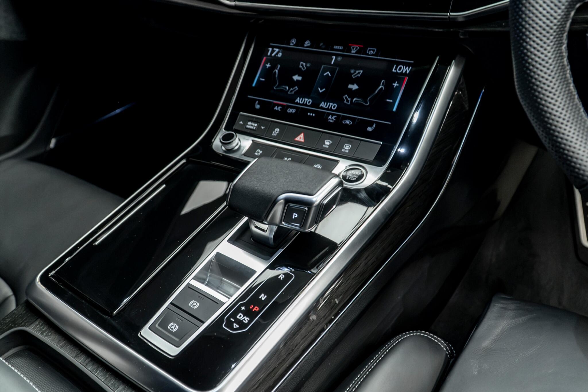 Audi Q7 view 33