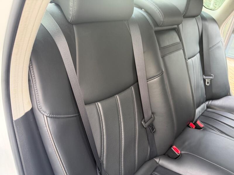 2012 Infiniti M 3.5 35h V6 GT Premium Auto Euro 5 (s/s) 4dr • 7,481 miles image 24