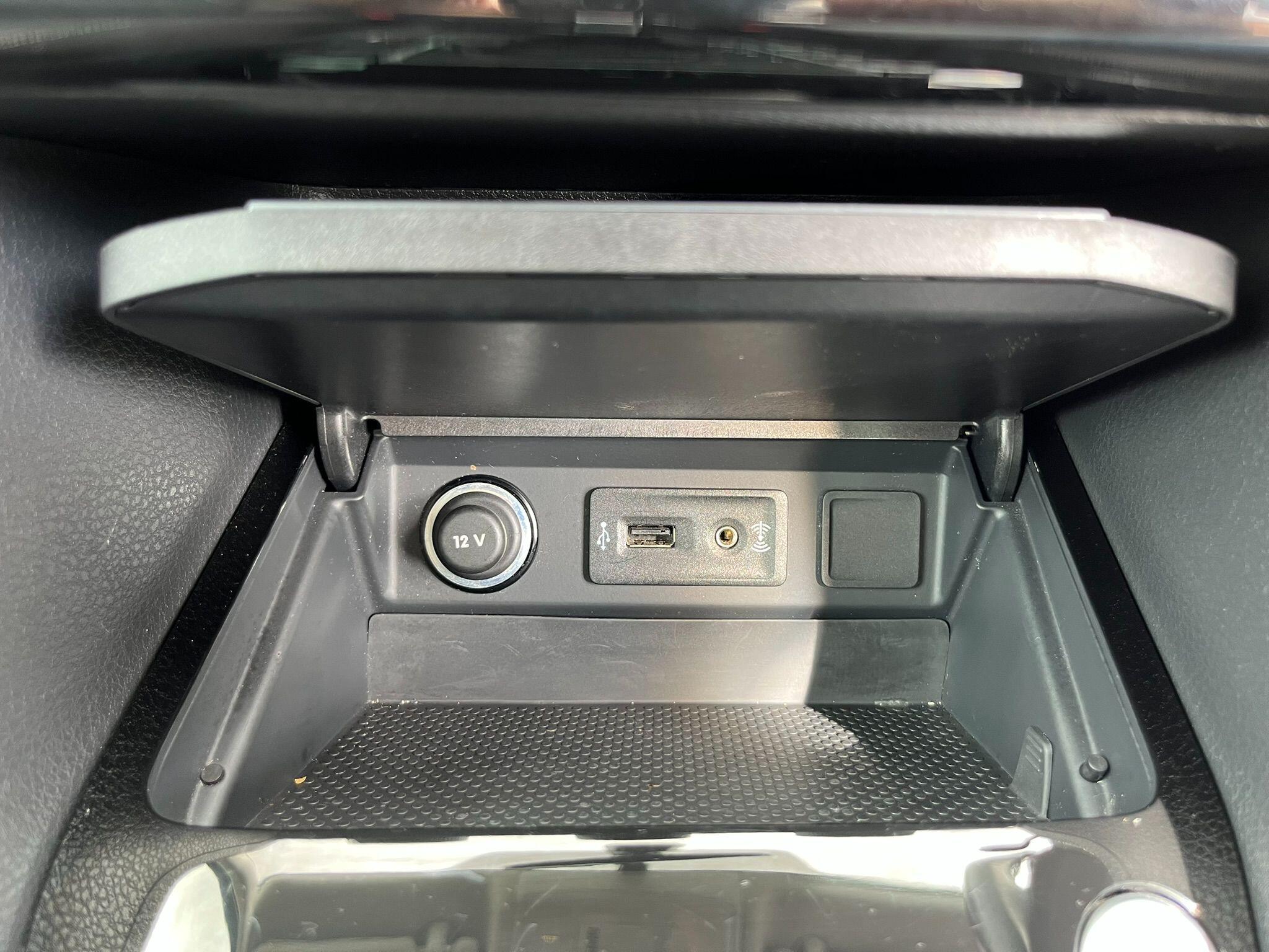 Volkswagen Golf SV view 27