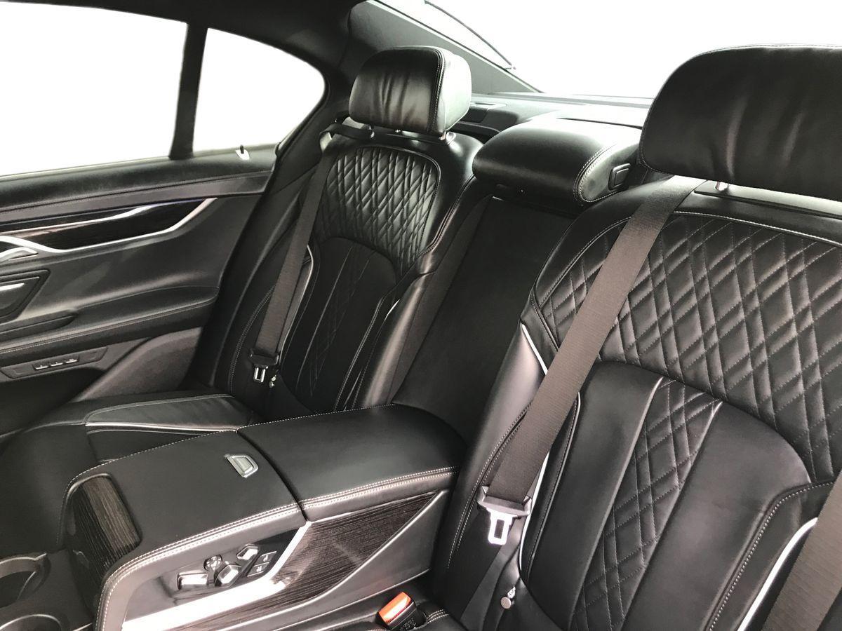BMW 7 Series view 7