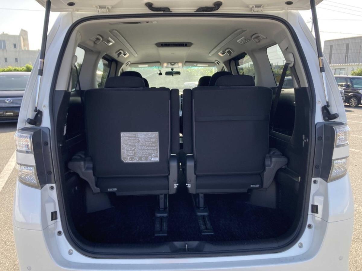 Toyota Vellfire view 14