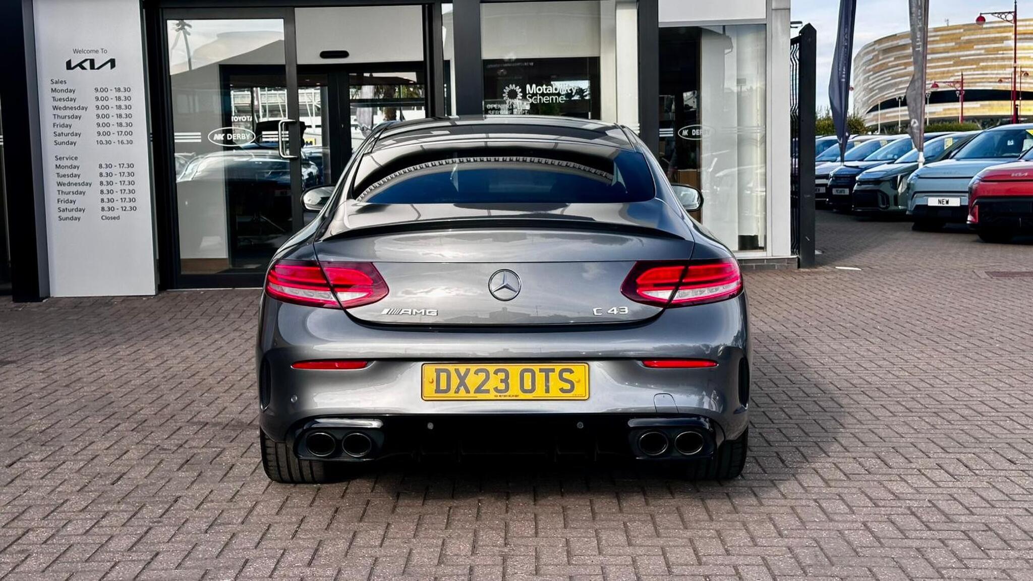 Mercedes-Benz C Class view 13