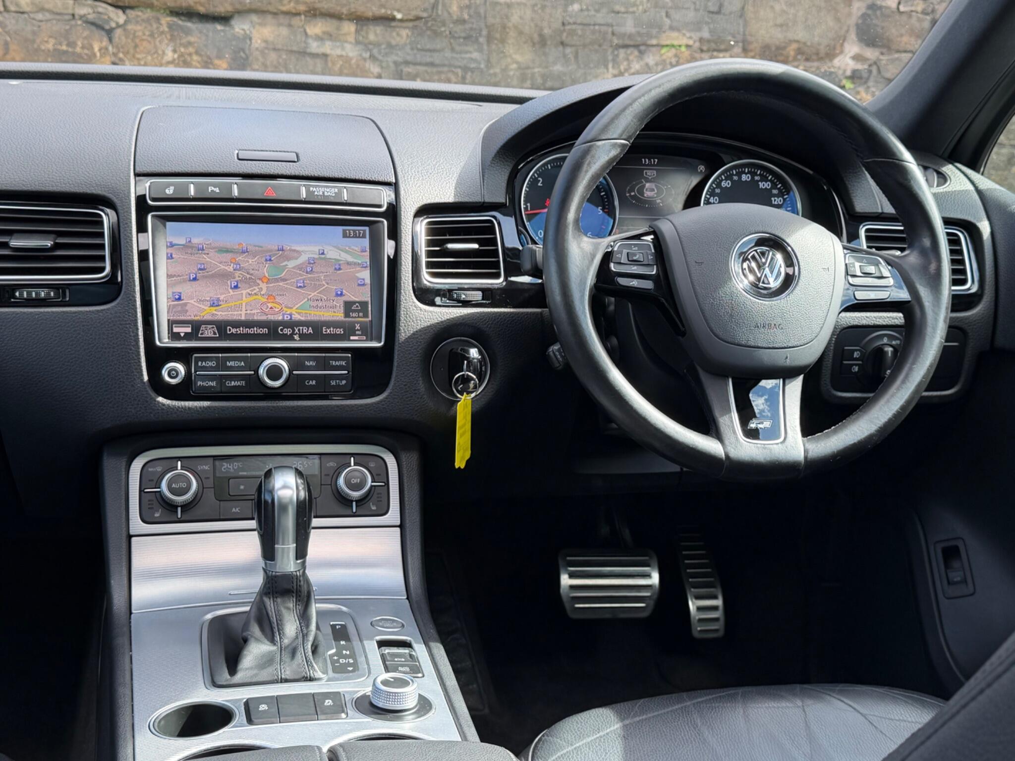 Volkswagen Touareg view 26