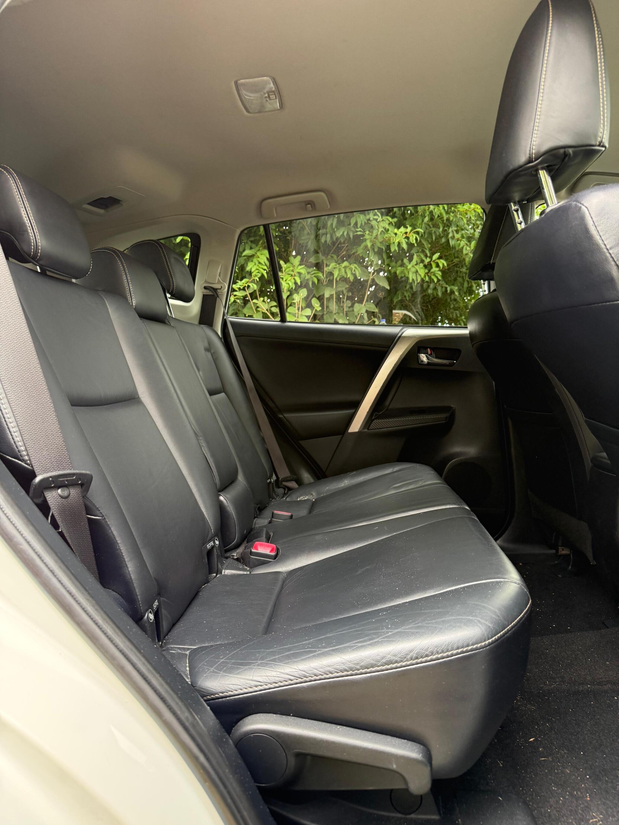 Toyota Rav4 view 13