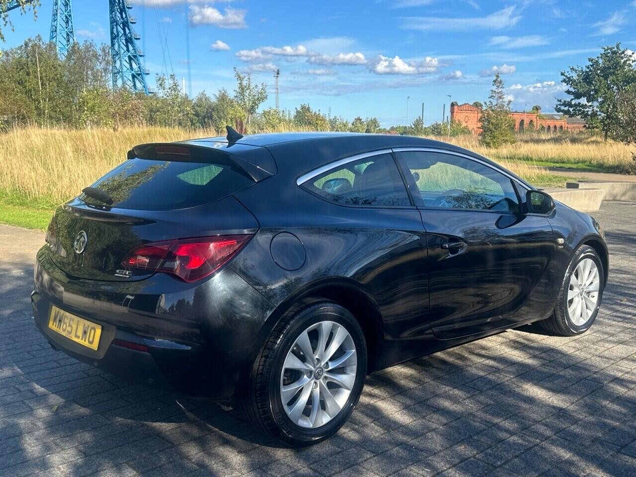 Vauxhall Astra GTC view 8
