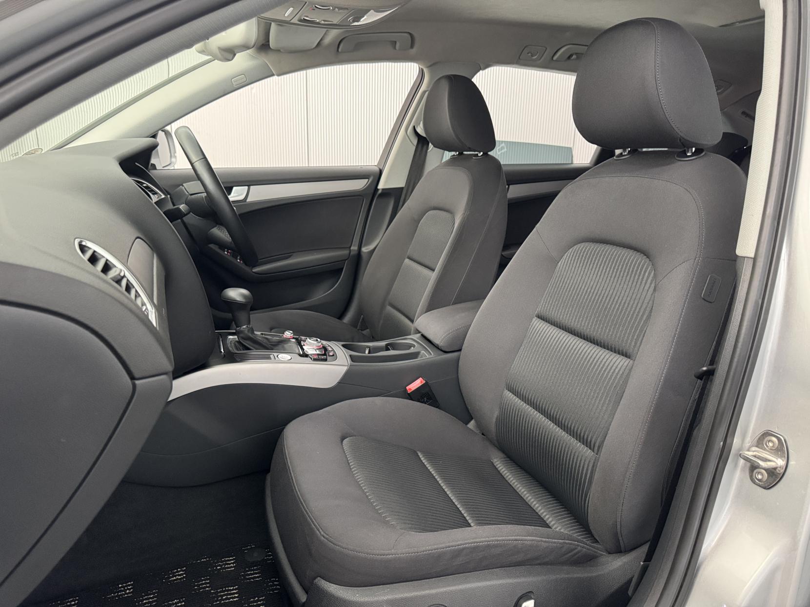 Audi A4 Avant view 64