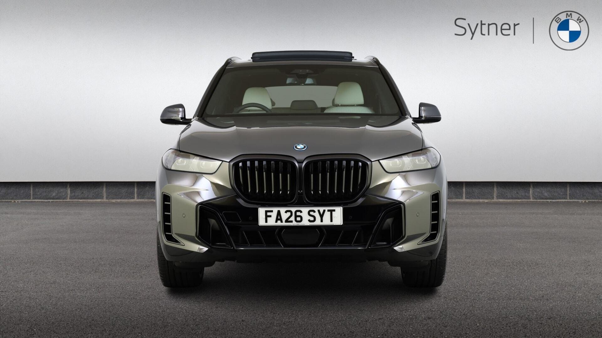 BMW X5 view 16