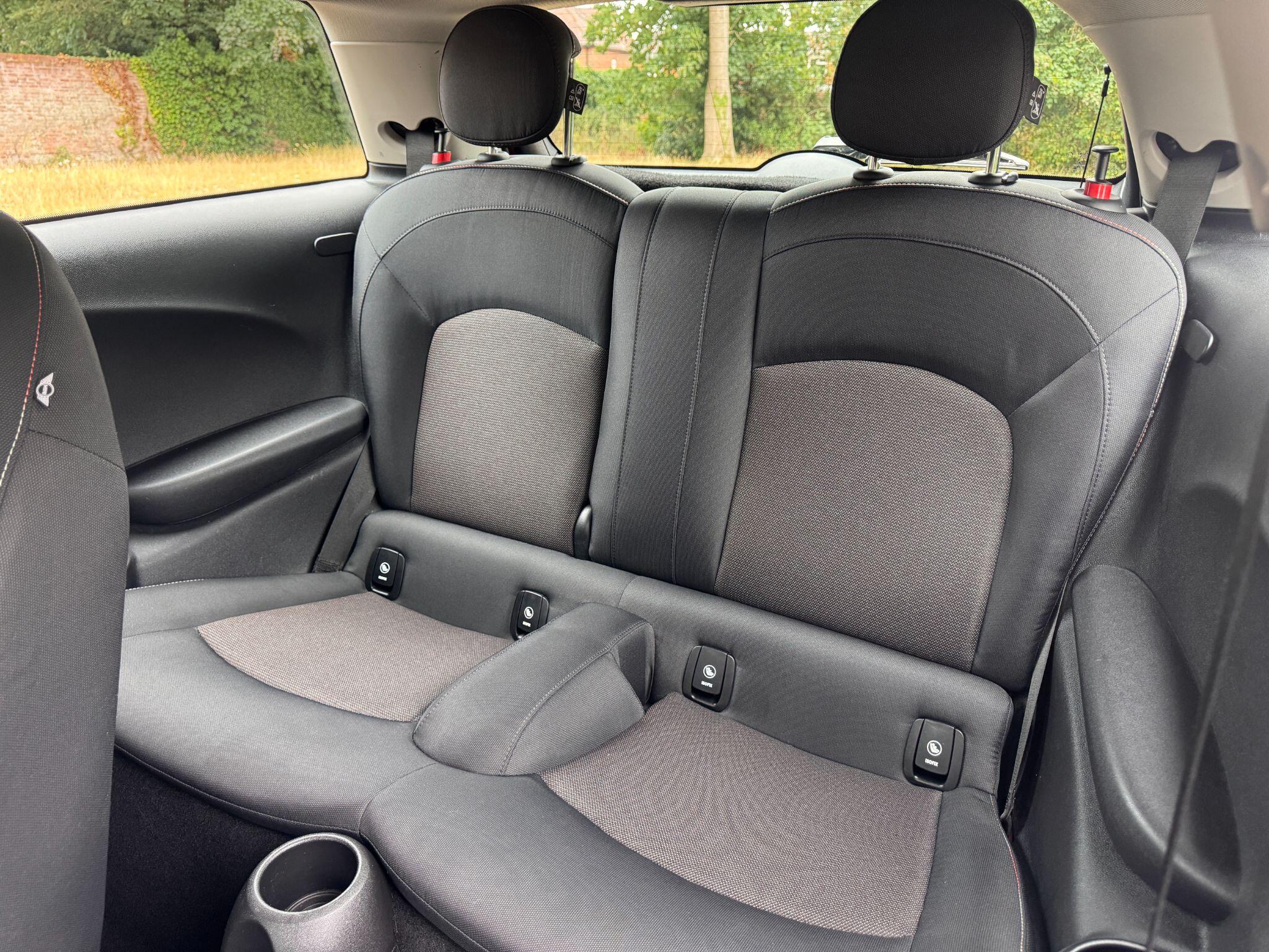 2015 MINI Hatch 1.2 One Euro 6 (s/s) 3dr • 114,000 miles image 26