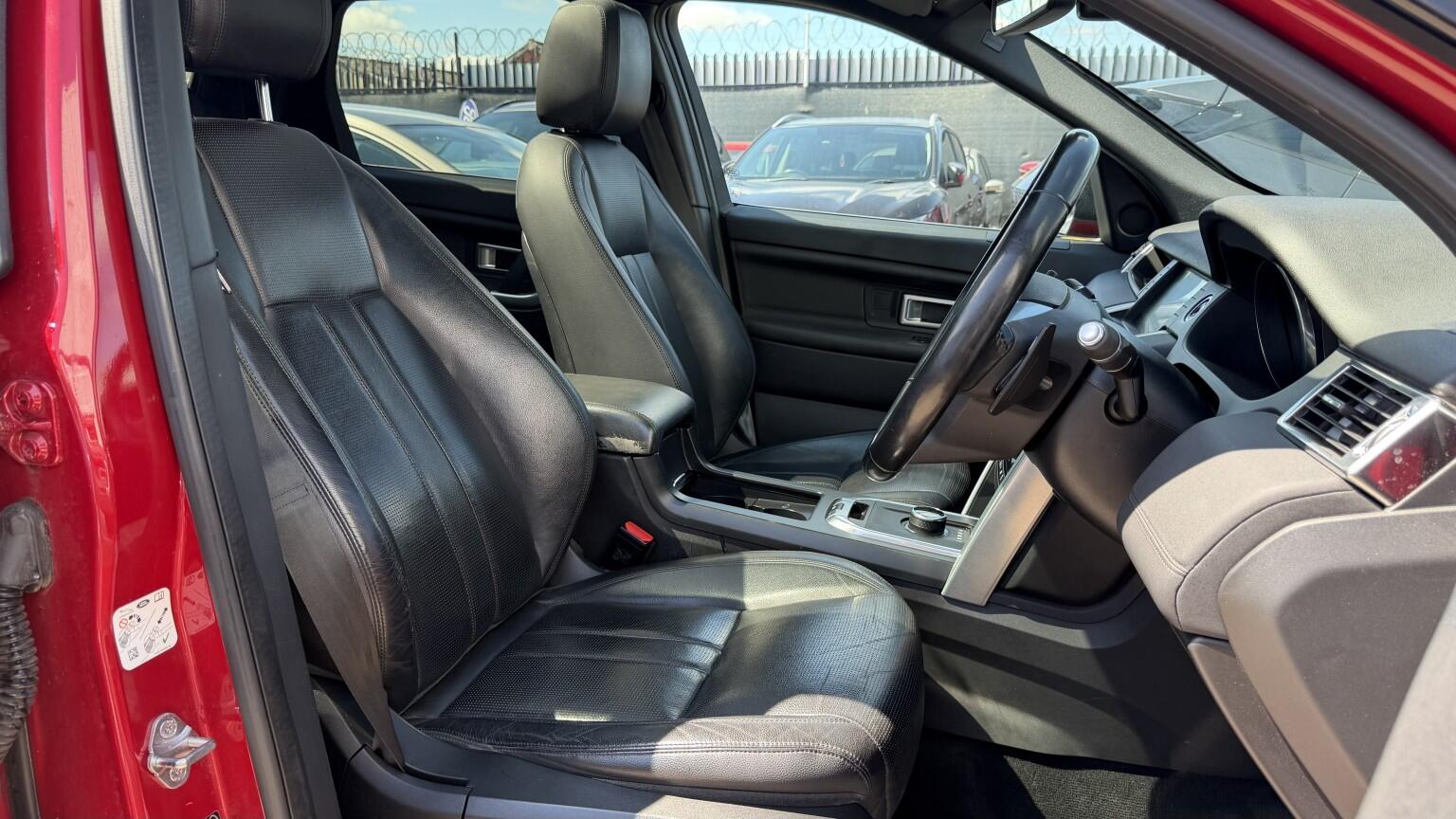 Land Rover Discovery Sport view 2