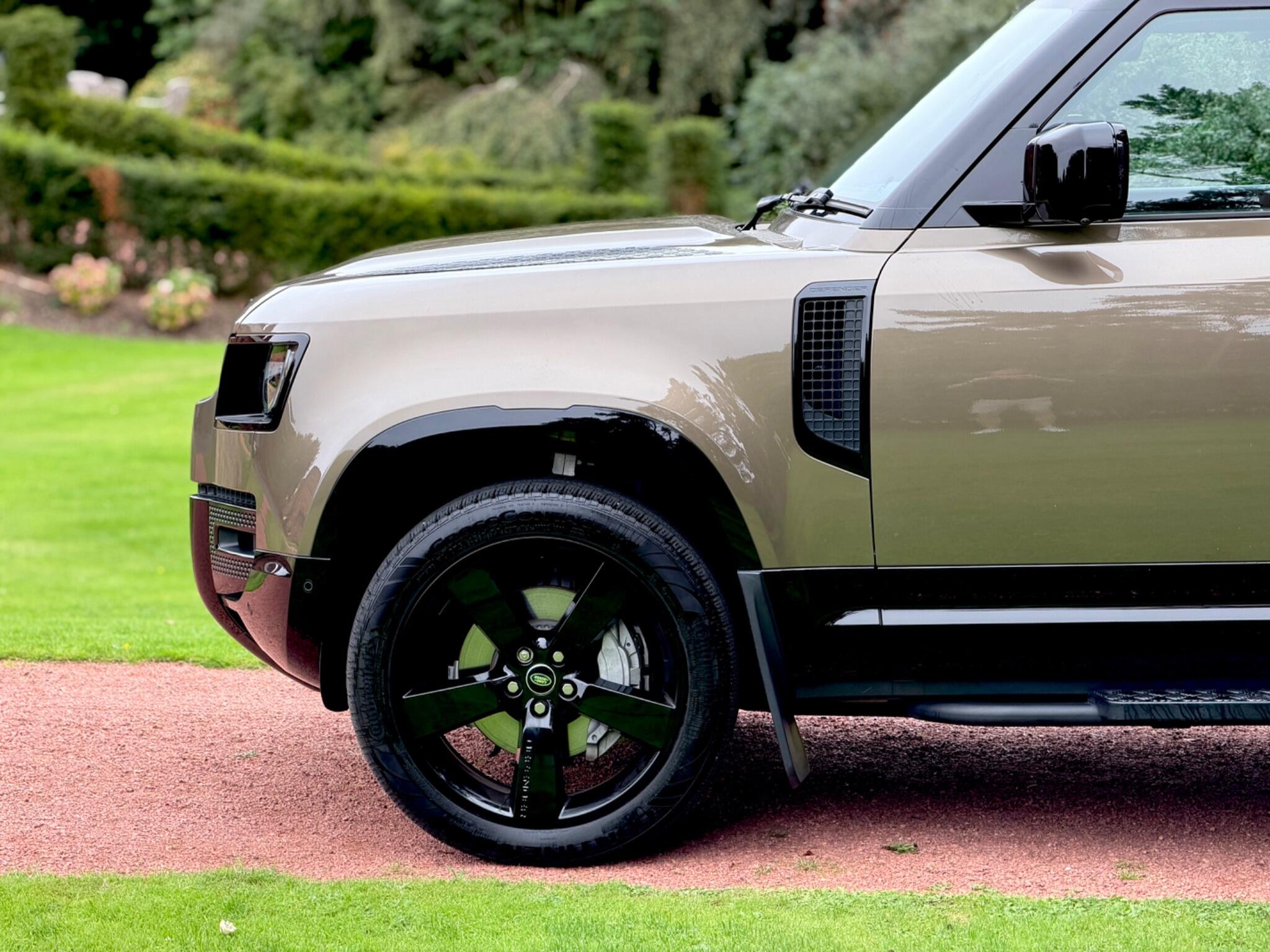 Land Rover Defender view 23