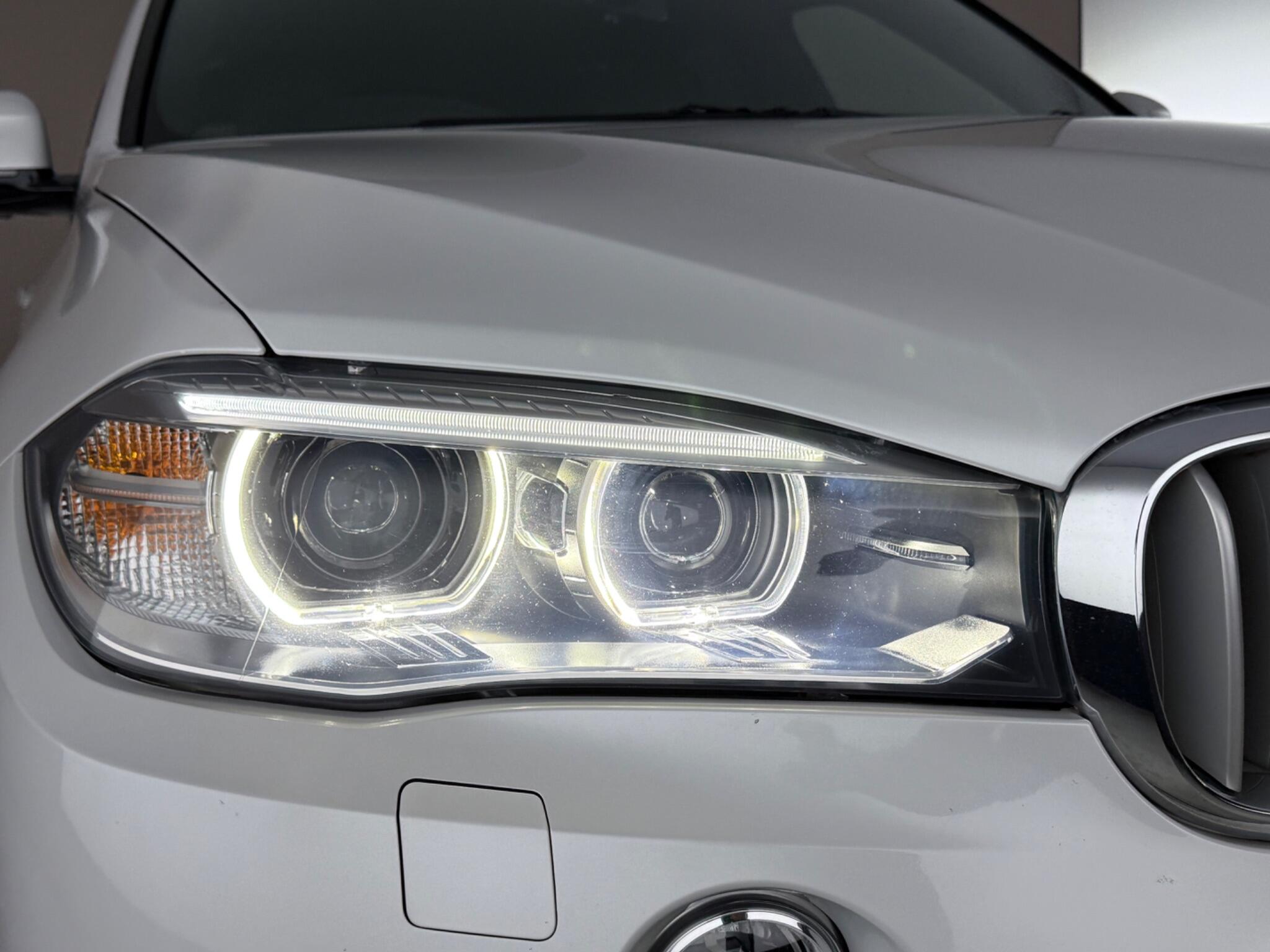 BMW X5 view 11