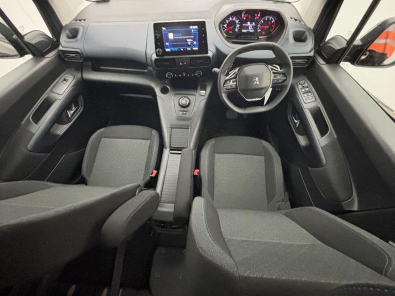 Peugeot Rifter view 2