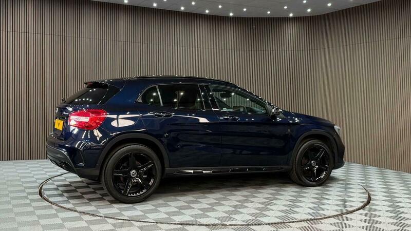 Mercedes-Benz GLA view 39