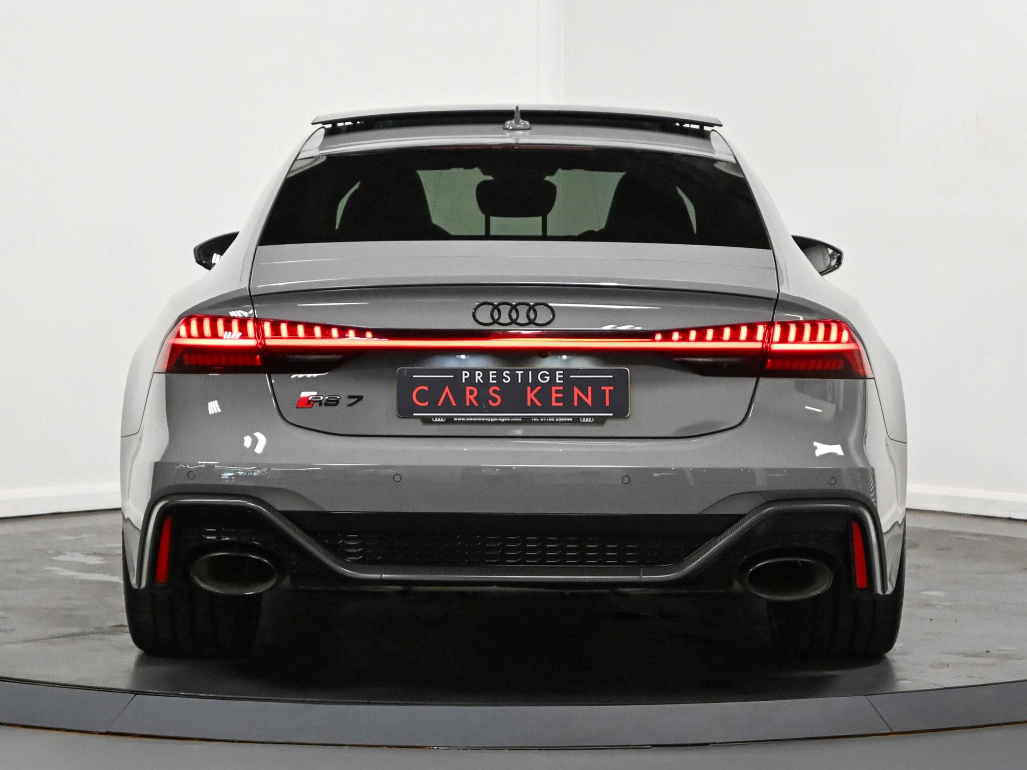 Audi RS7 view 11