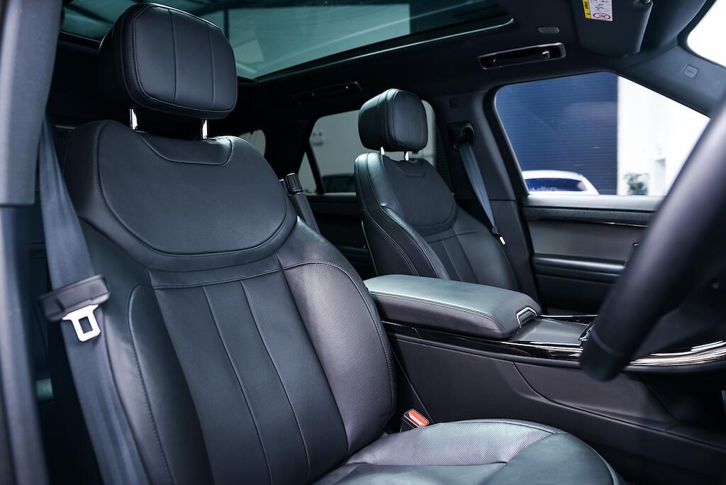 Land Rover Range Rover Sport view 12