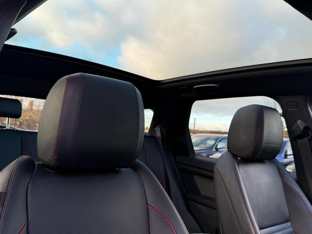 Land Rover Discovery Sport view 18