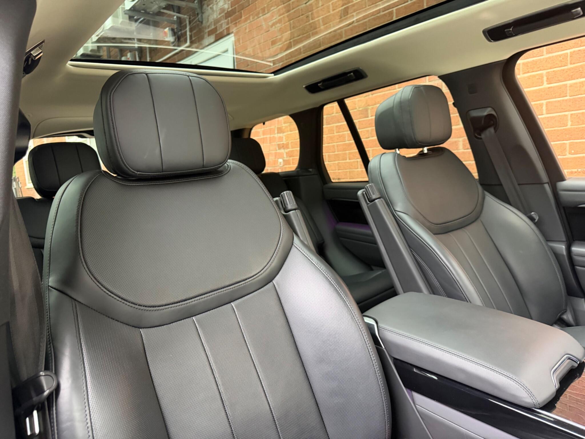 Land Rover Range Rover view 25