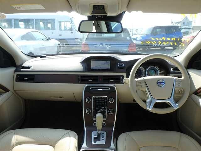 Volvo XC70 view 5