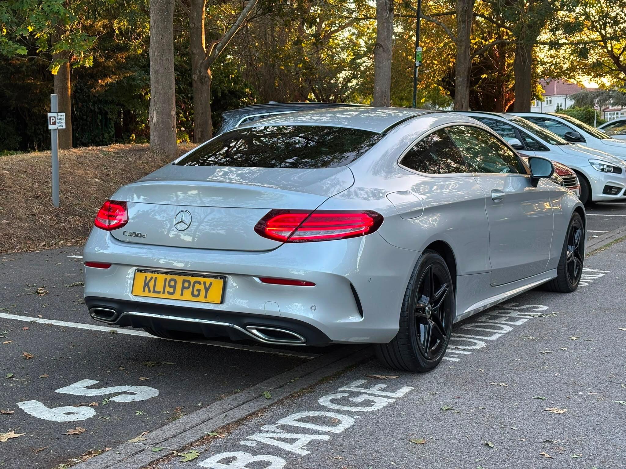 Mercedes-Benz C-Class view 4