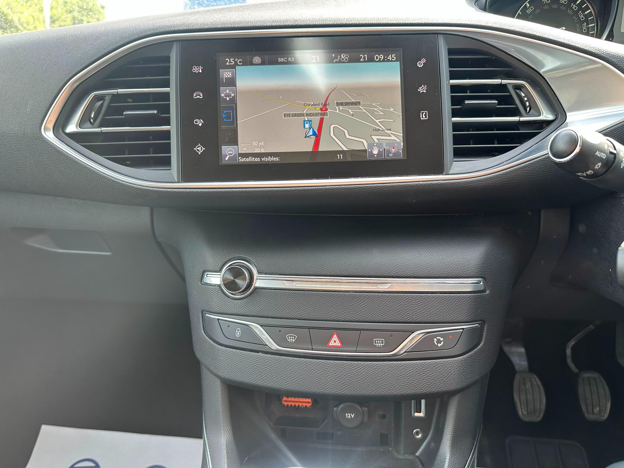 Peugeot 308 view 12