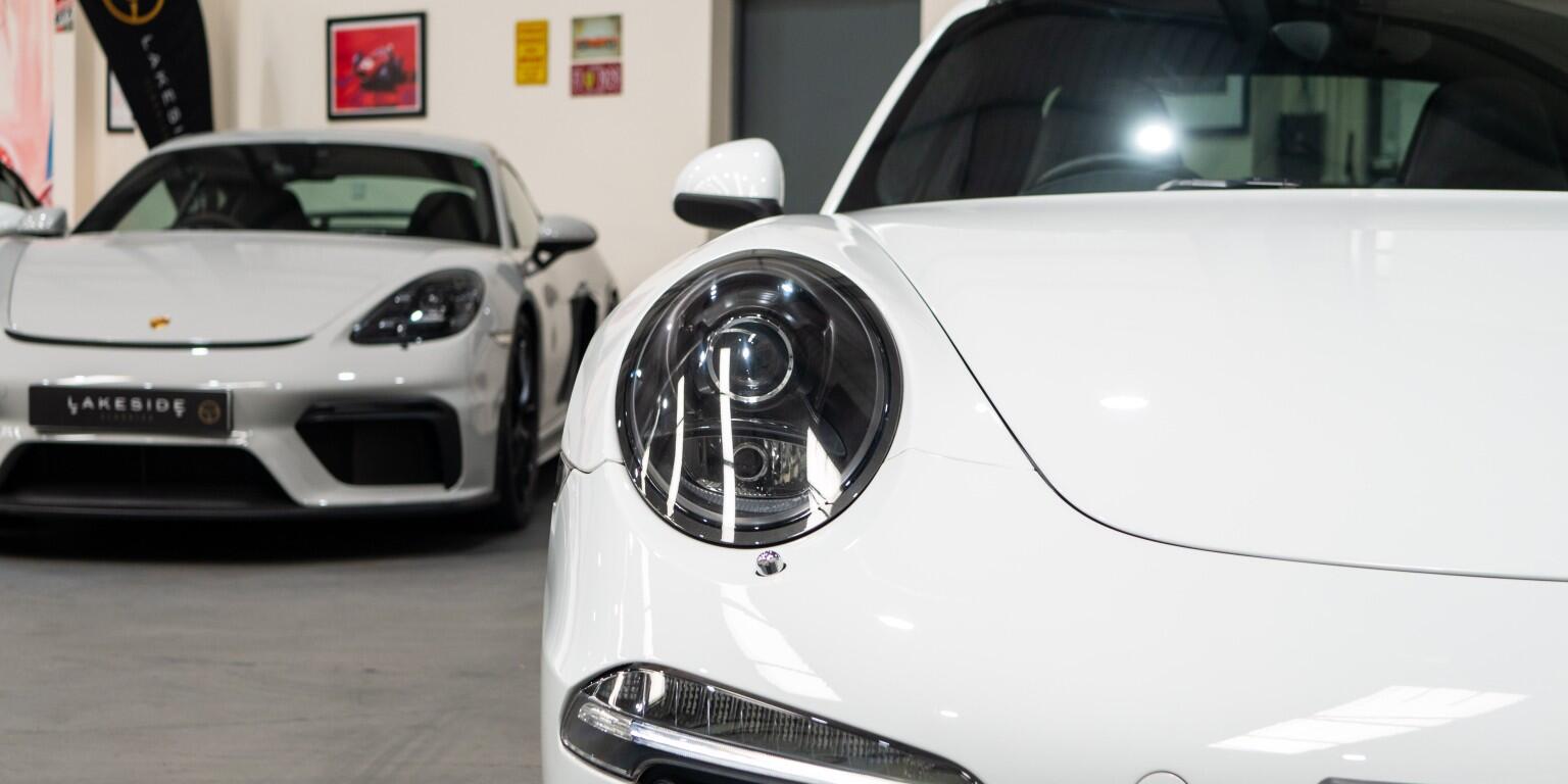Porsche 911 view 51