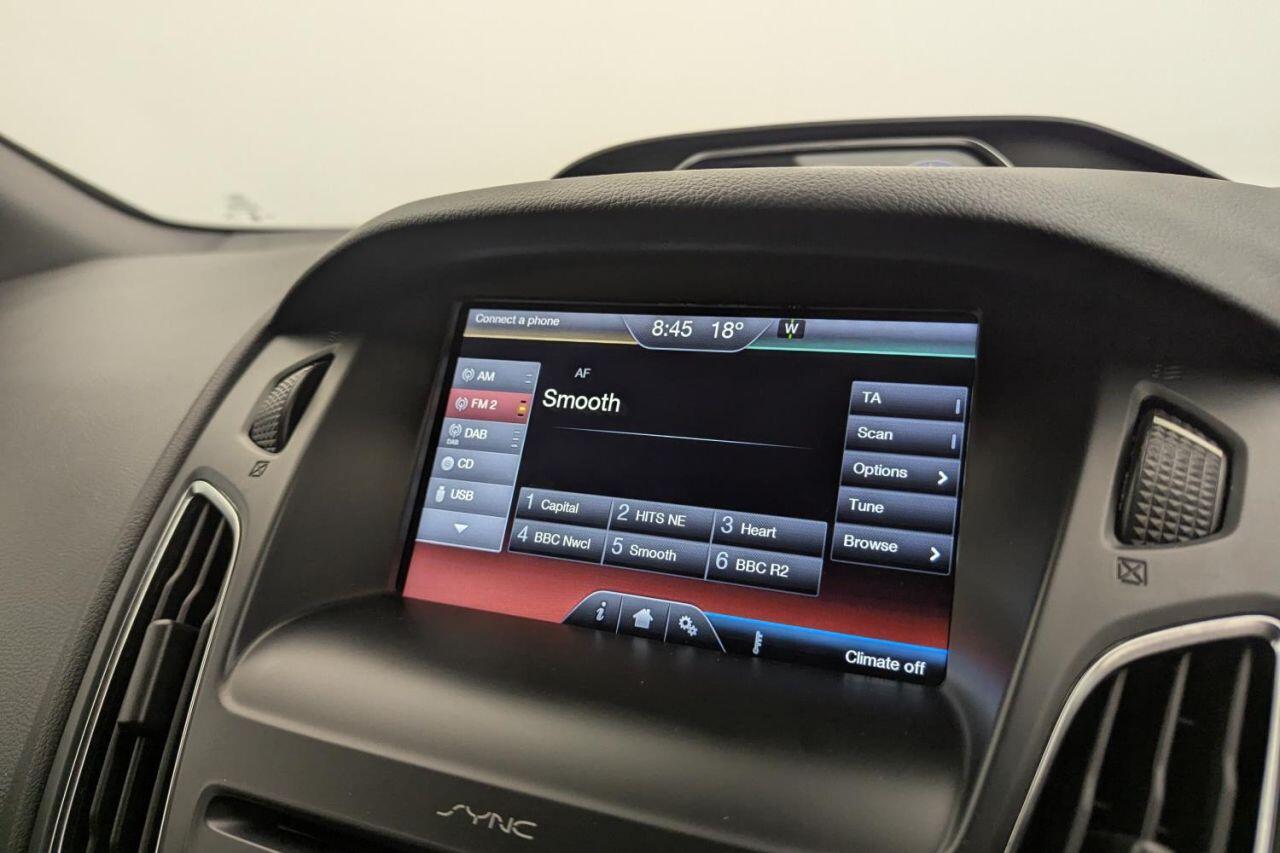 Ford Focus view 22